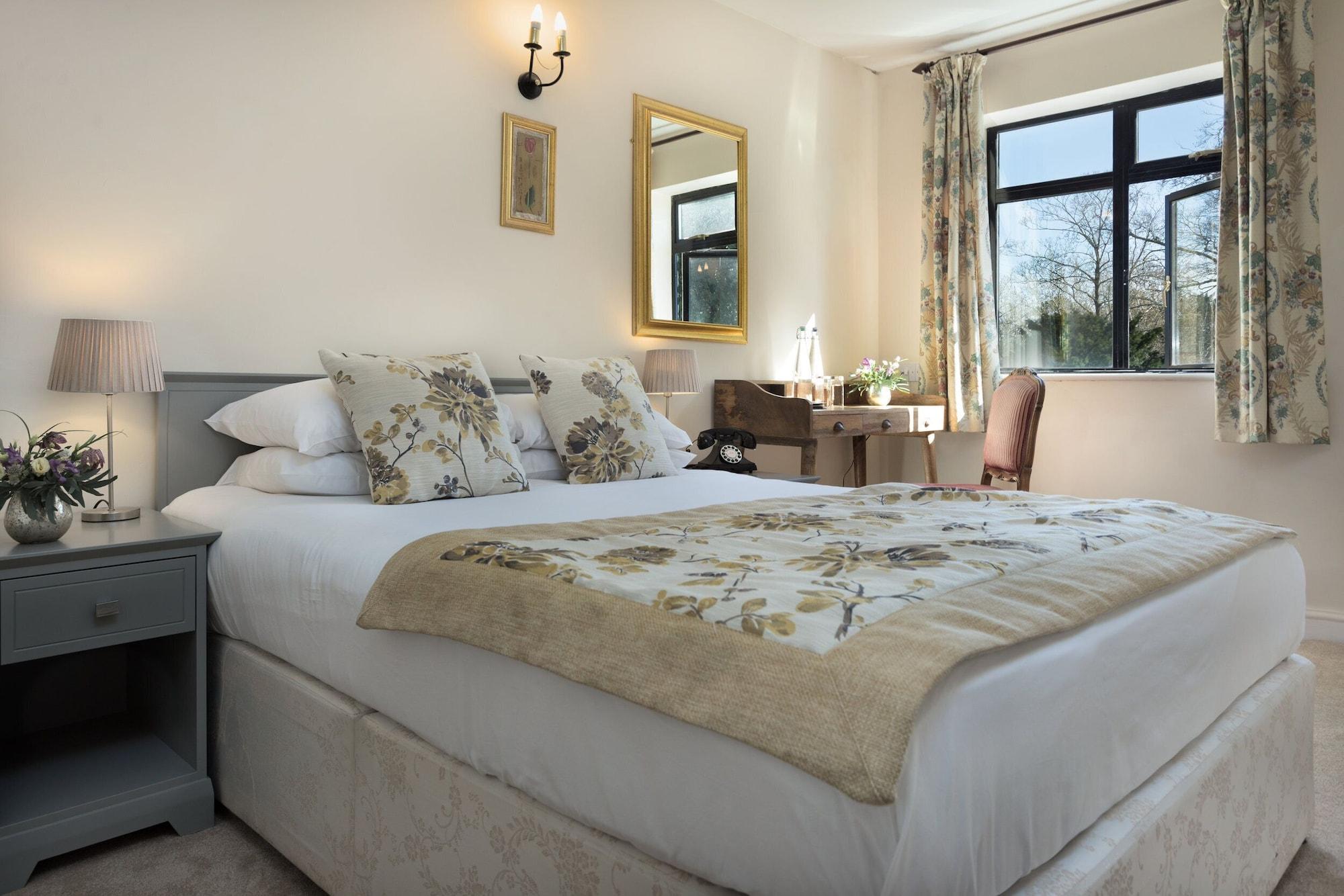 Stanton Manor Hotel Чипенъм Екстериор снимка