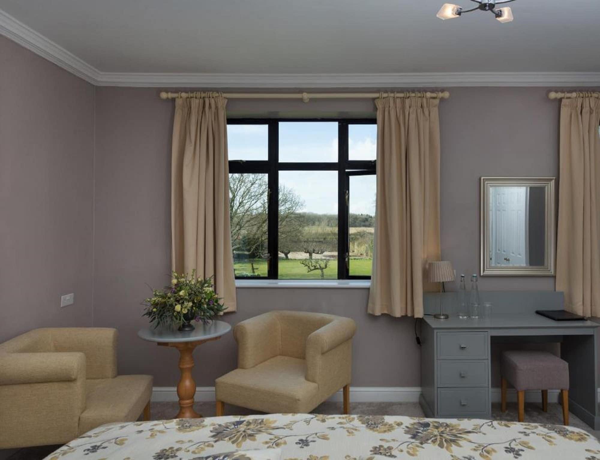 Stanton Manor Hotel Чипенъм Екстериор снимка