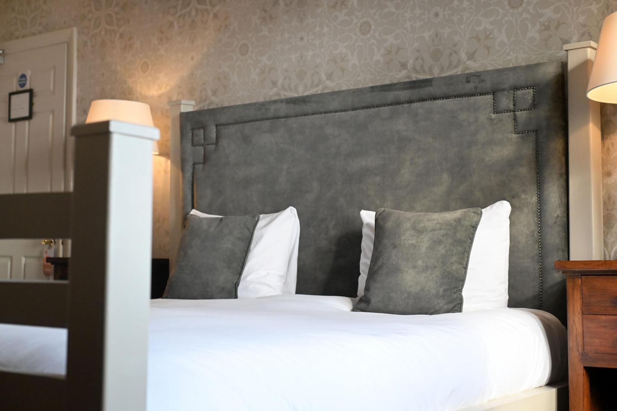 Stanton Manor Hotel Чипенъм Екстериор снимка
