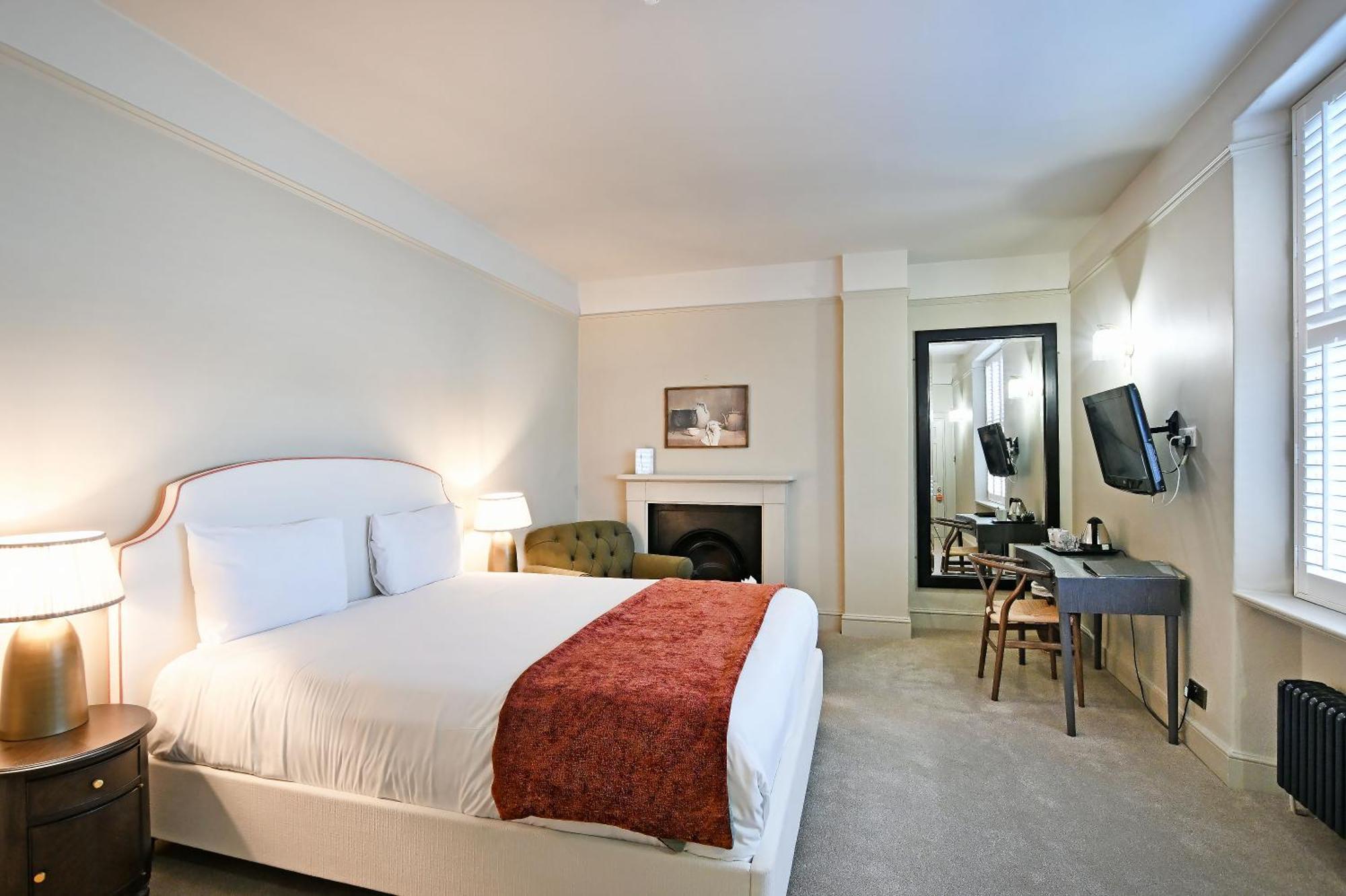Stanton Manor Hotel Чипенъм Екстериор снимка