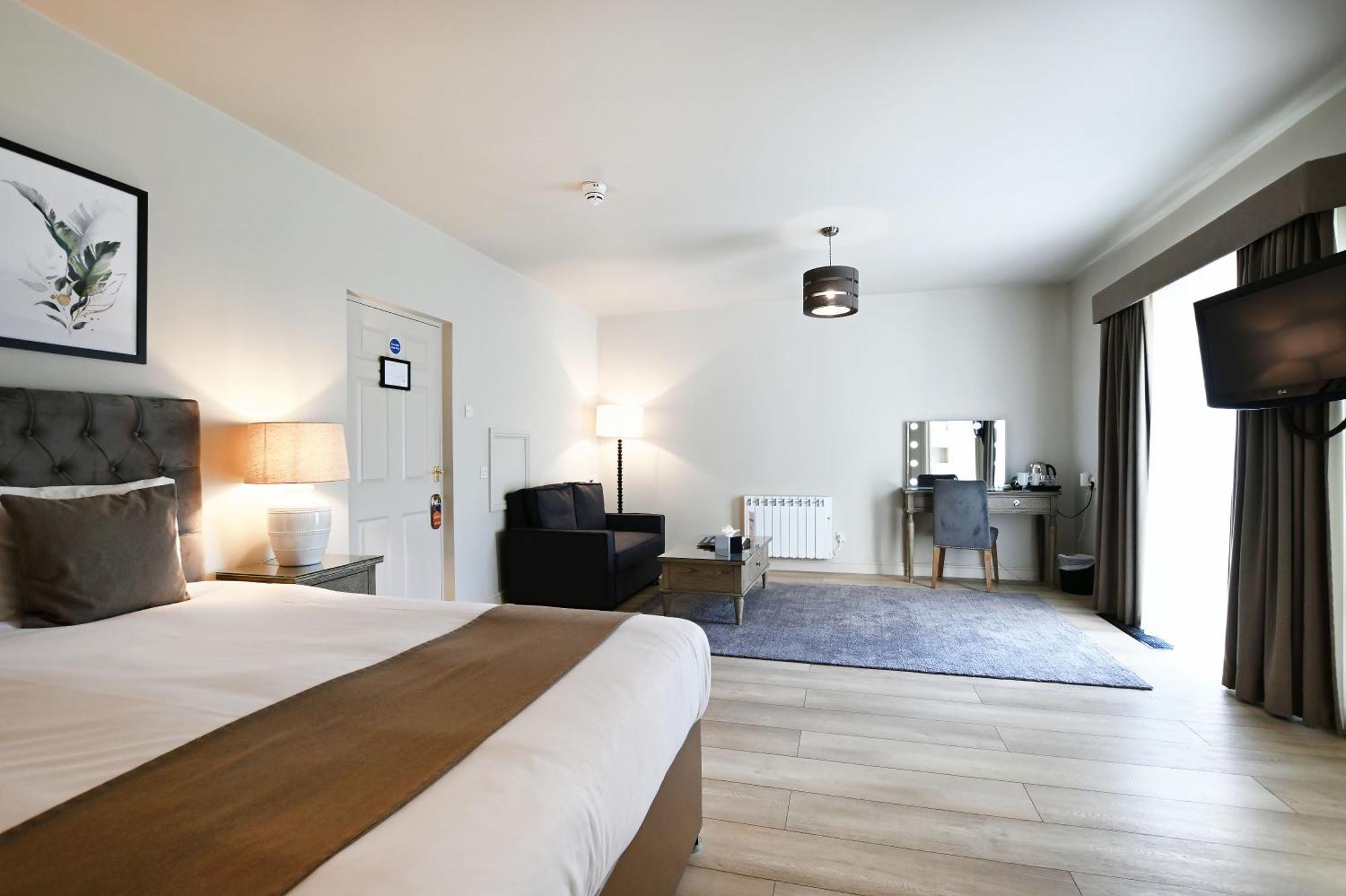 Stanton Manor Hotel Чипенъм Екстериор снимка