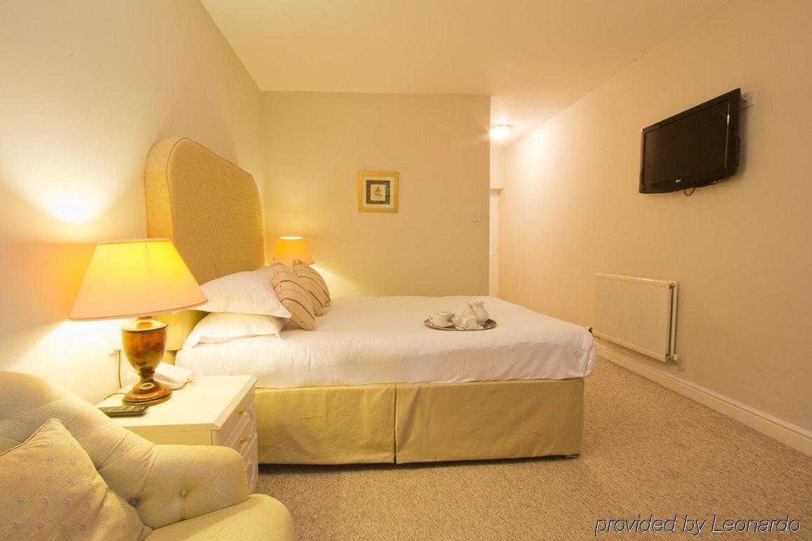Stanton Manor Hotel Чипенъм Екстериор снимка