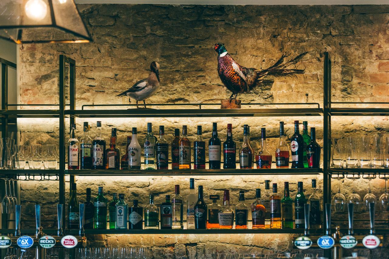 Stanton Manor Hotel Чипенъм Екстериор снимка