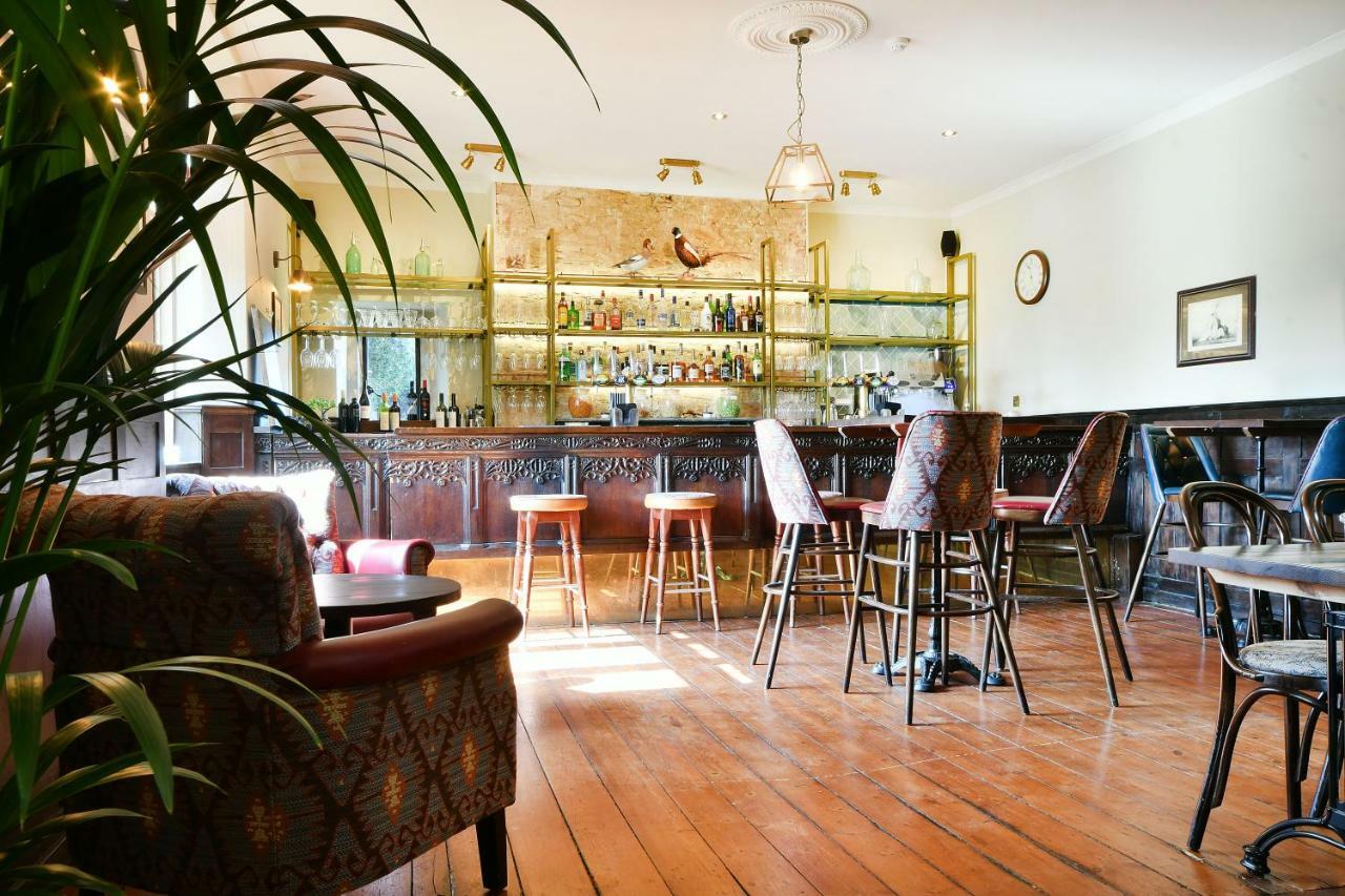 Stanton Manor Hotel Чипенъм Екстериор снимка