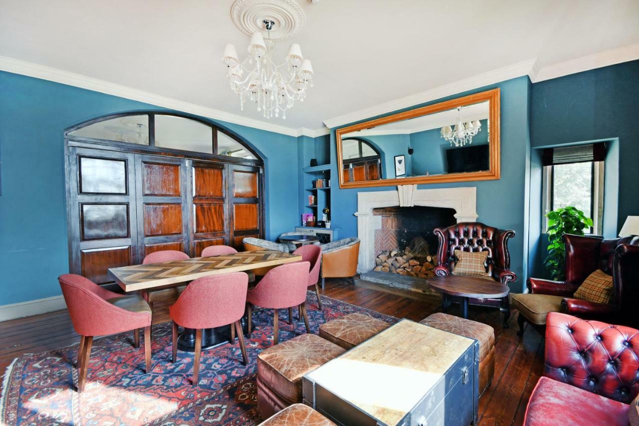Stanton Manor Hotel Чипенъм Екстериор снимка